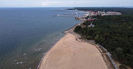 Z powodu sinic woda nieprzydatna do kąpieli tylko w Mikoszewie.