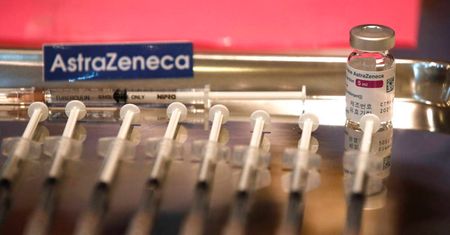 Szczepionka AstraZeneki bezpieczna, ale