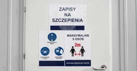 Osoby, które nie korzystają ze swojego terminu szczepienia AstrąZeneką trafiają na koniec kolejki.