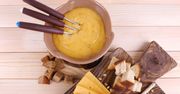 Serowe fondue z kuchni alpejskiej