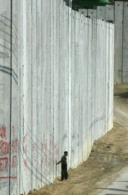 Chirac krytykuje izraelski mur