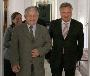 Lech Kaczyński: rozmowa z Kwaśniewskim była konieczna