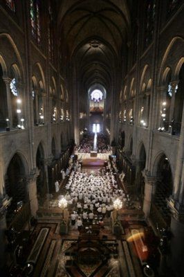 Katedra Notre-Dame jest najczęściej zwiedzanym miejscem w Paryżu