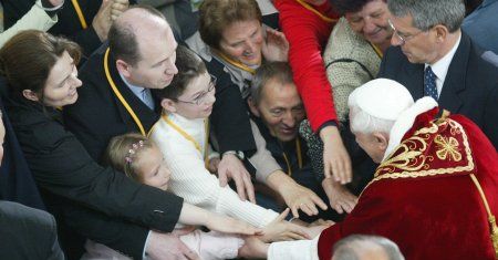 Bb Zając: Benedykt XVI podąża śladami Jana Pawła II