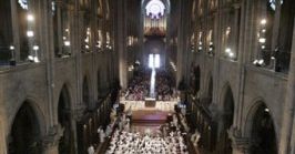 Katedra Notre-Dame jest najczęściej zwiedzanym miejscem w Paryżu