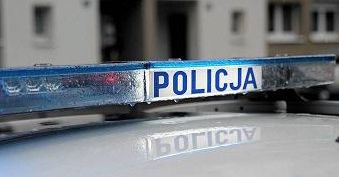 Nagły finał włamania: policjanci zastali nagiego włamywacza w Mrągowie