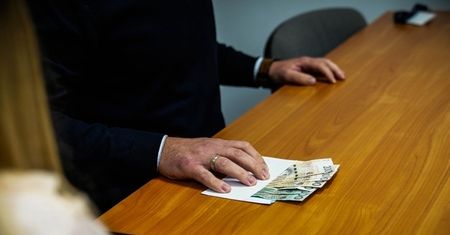 Korupcyjna afera w szkole jazdy: Właściciel „załatwiał” pozytywne wyniki za łapówki