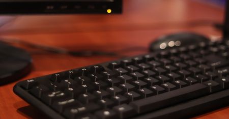 Kobieta oszukana na ponad 450 tysięcy złotych metodą “na amerykańskiego żołnierza”.