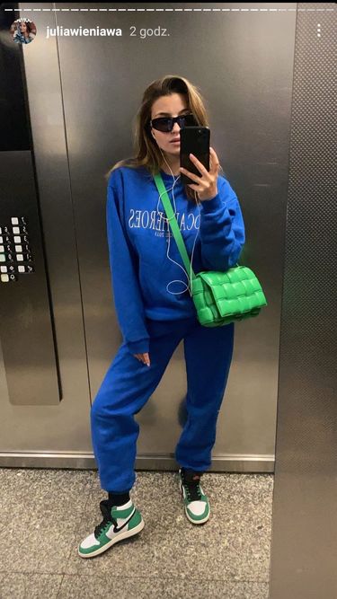 Julia Wieniawa ma torebkę jak Hailey Bieber