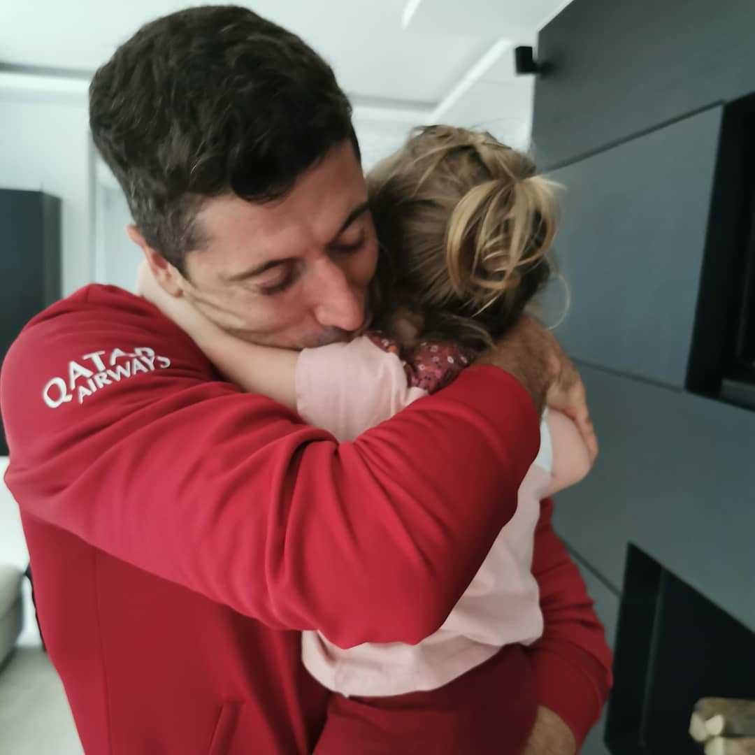 Robert Lewandowski z córką Klarą - Instagram