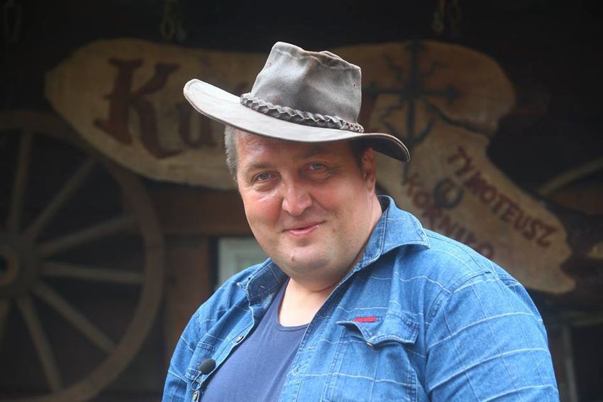 Adam Kraśko nie tylko szuka żony. Olbrzym z programu o rolnikach rozkochał w sobie widzów