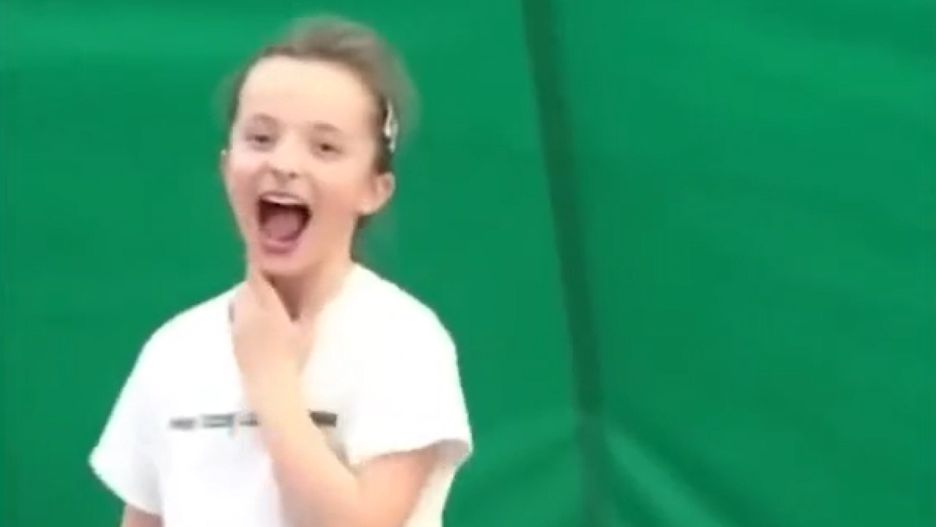 Mała Iga Świątek na korcie tenisowym. "Tego uśmiechu nie da się nie poznać"