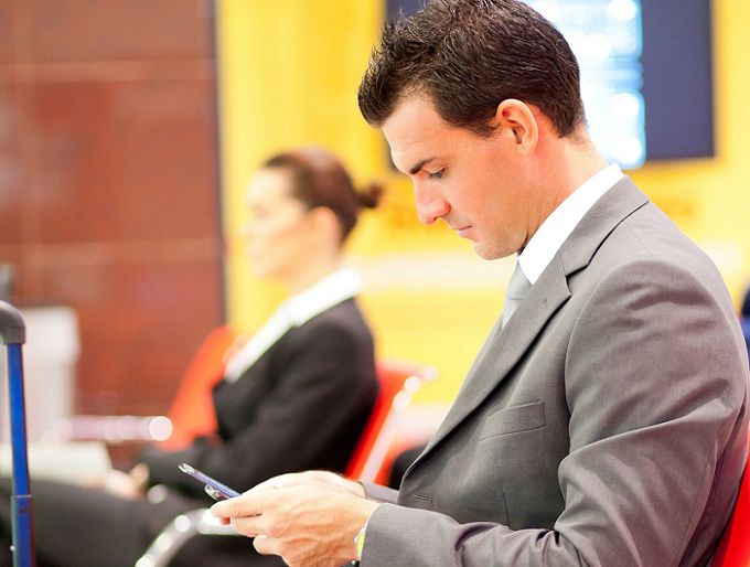 Korzystanie z telefonu skutkuje nieprawidłową postawą ciała