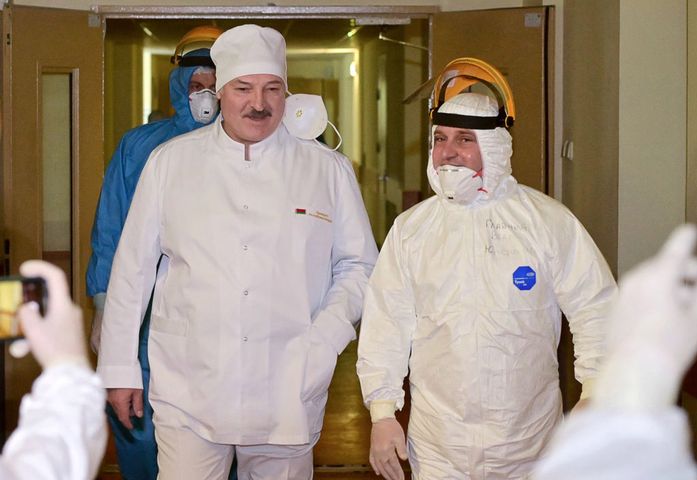 Eksperci wskazują na prawdziwą przyczynę trudnej sytuacji pandemicznej w Białorusi