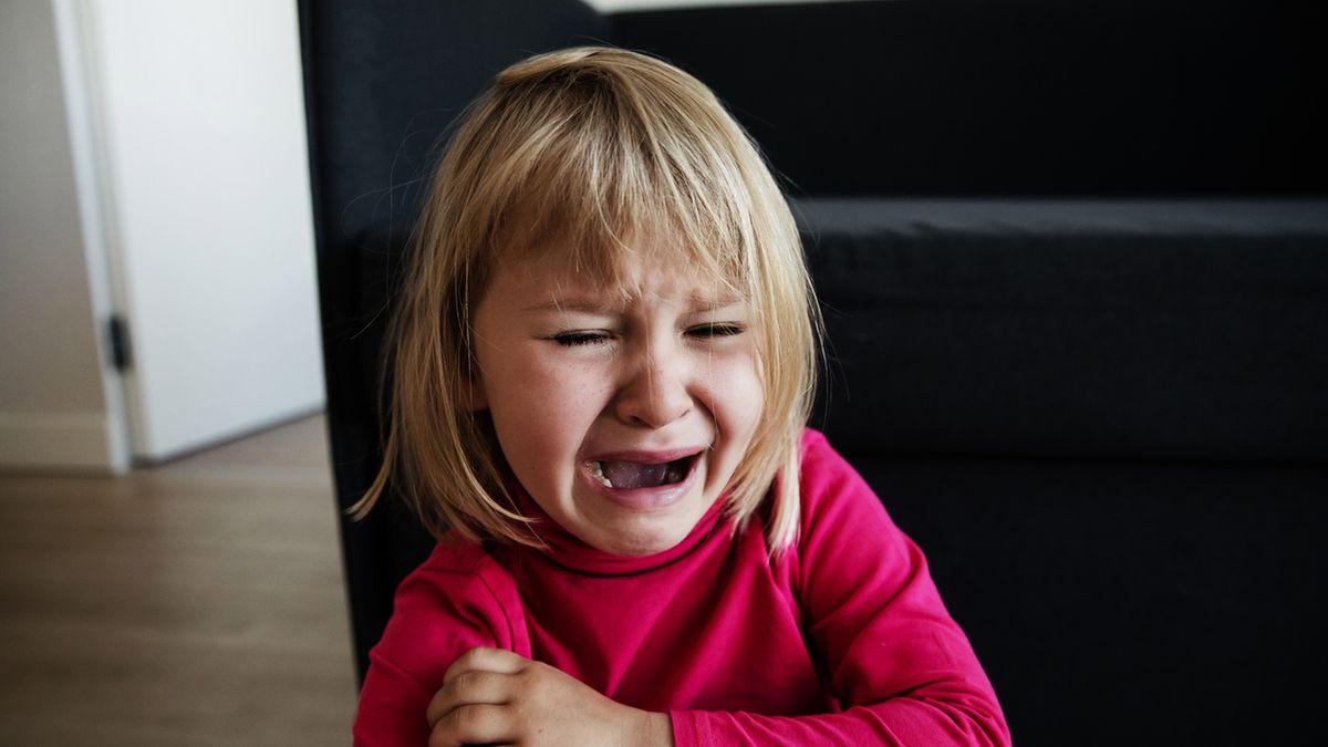 Nadopiekuńczość może powodować problemy emocjonalne u dziecka w wieku dorosłym