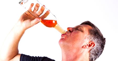 Czerwona twarz po wypiciu alkoholu może być sygnałem innych chorób, nawet raka