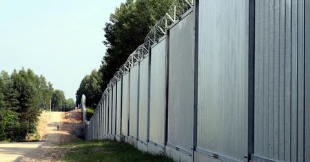 Poród przy granicy z Białorusią. "Kobieta była z dzieckiem sama"
