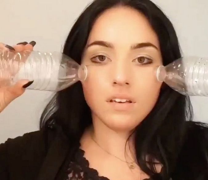 Czy masaż butelką jest skuteczny? Blogerka nic na ten temat nie wspomina