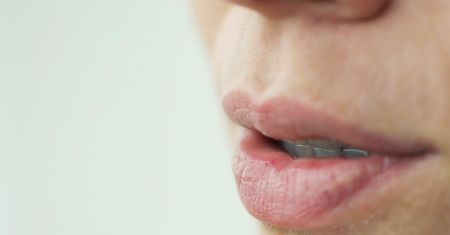 Stres powoduje nieświeży oddech. Zobacz, co jeszcze (WIDEO)