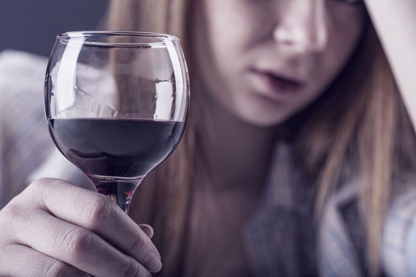 Eksperyment pokazuje szkodliwy wpływ alkoholu na organizm już po 30 dniach picia