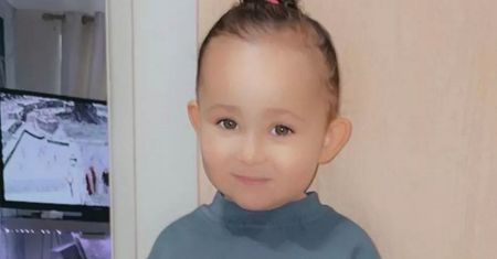 2-latka ciągle dotykała jednego miejsca. Matka wiedziała, że coś jest nie tak