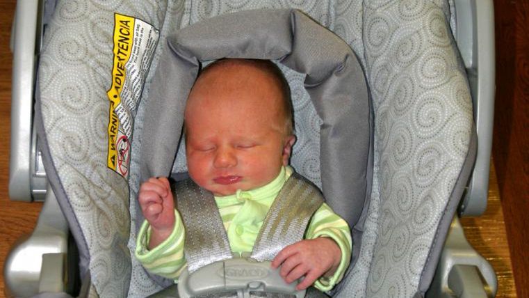 Fotelik dla noworodka