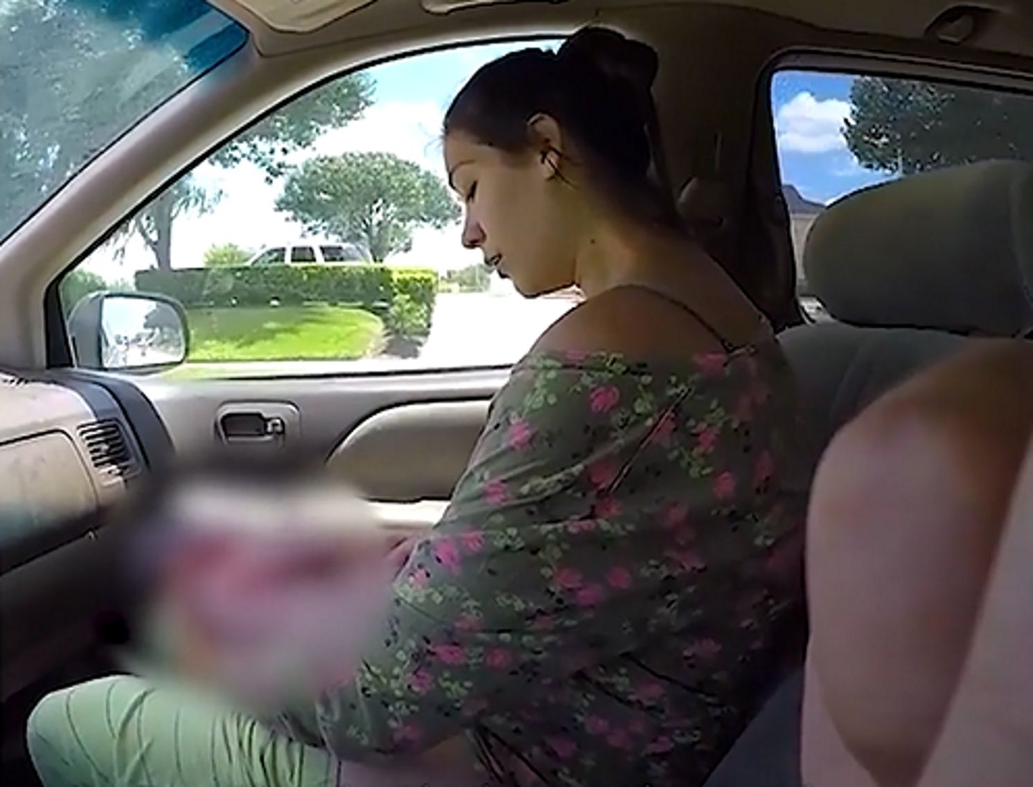 Kobieta z nowo narodzonym dzieckiem