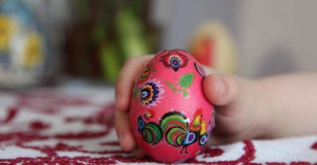 Nigdy tak nie ozdabiaj pisanek. Możesz sobie zaszkodzić