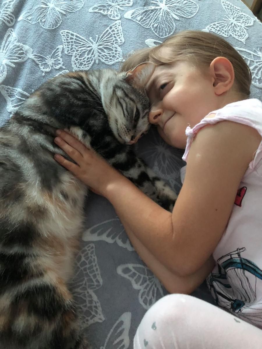 Lena bardzo cierpi z powodu bólów głowy