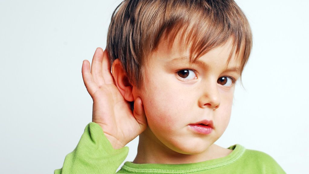 Niedosłuch u dzieci może zakłócić ich prawidłowy rozwój emocjonalny, społeczny i intelektualyny