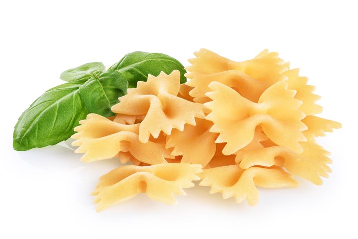 Farfalle rodzaj makaronu w kształcie kokardek, typowy dla dań kuchni włoskiej
