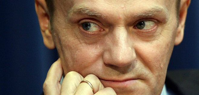 Czy Donald Tusk wie ile zarabiają urzędnicy?