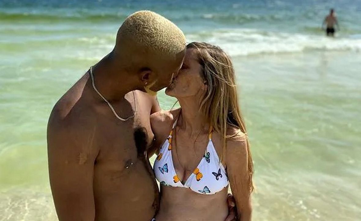 Ona ma 62 lata, a on 25 lat