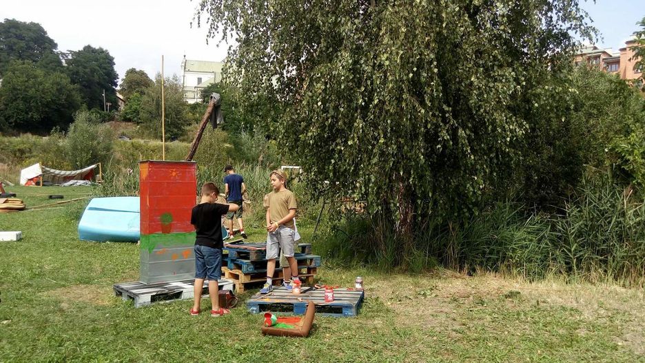 Rezerwat Dzikich Dzieci to nie jest typowy plac zabaw. To miejsce mimowolnej nauki, rozwoju kreatywności i wolnej od dyktanda dorosłych zabawy