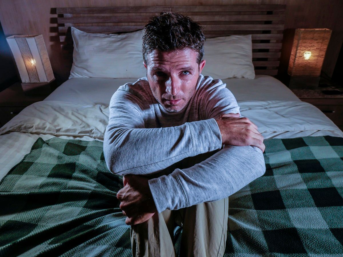 Choruje 3 mln Polaków. Ten sygnał ostrzegawczy możesz zauważyć o poranku