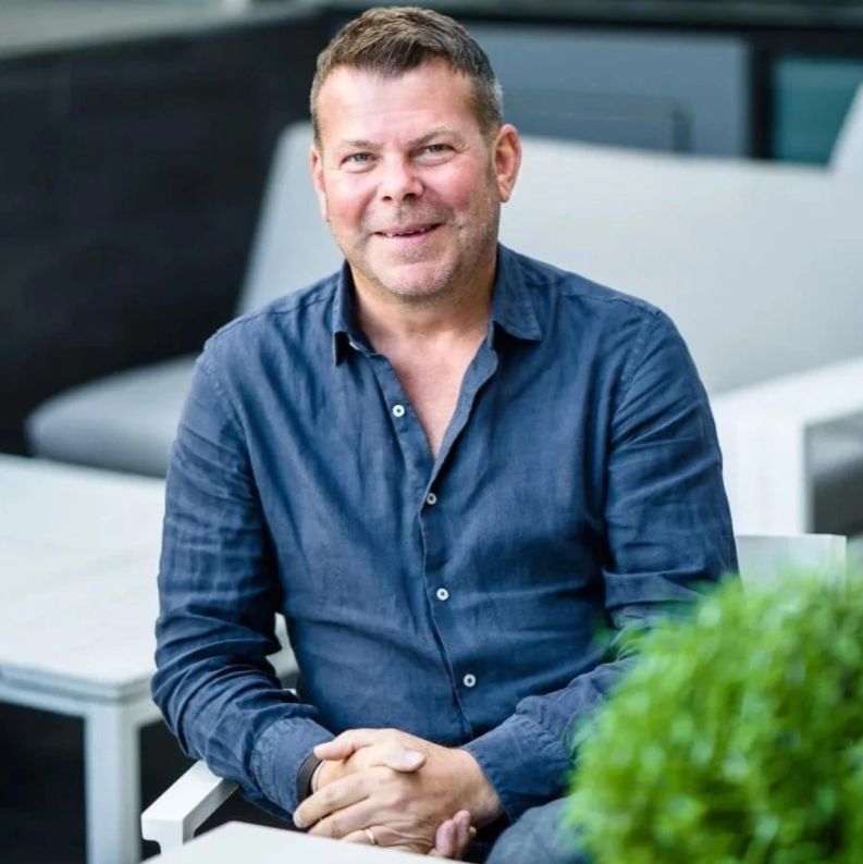 Dziś już 48-letni Matthew chce zwiększać świadomość na temat raka jelita grubego