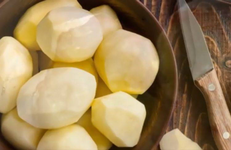 Jak przygotować okłady z ziemniaków? (WIDEO)