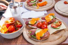 Zapotrzebowanie kaloryczne - zalecana liczba kalorii, kalkulator, spożycie kalorii