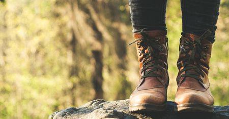 Sportowe buty na jesienny wypad w góry dla kobiet i mężczyzn