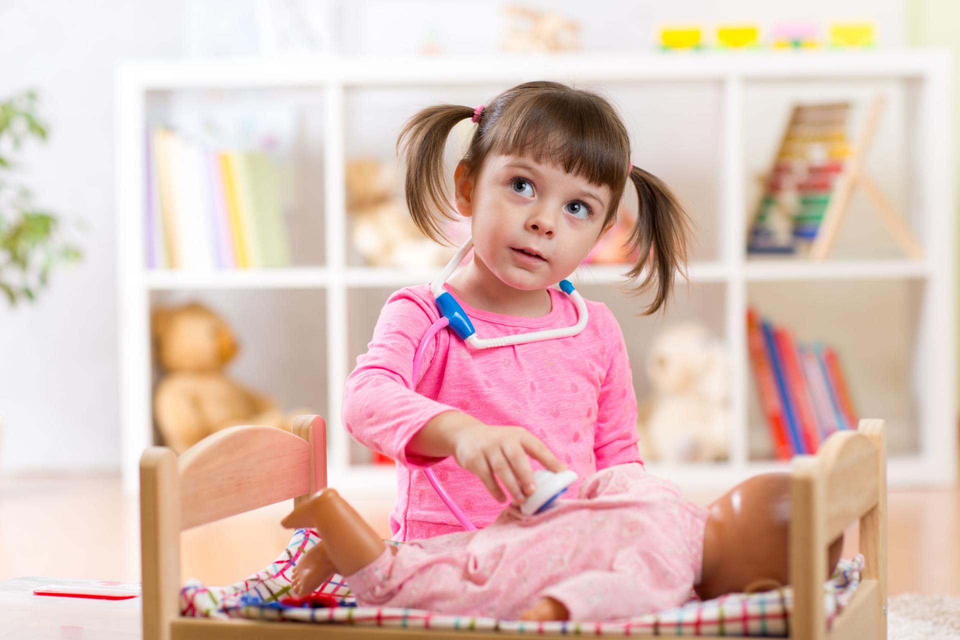 Pomysłem na świąteczny prezent dla dziewczynki będzie interaktywna lalka