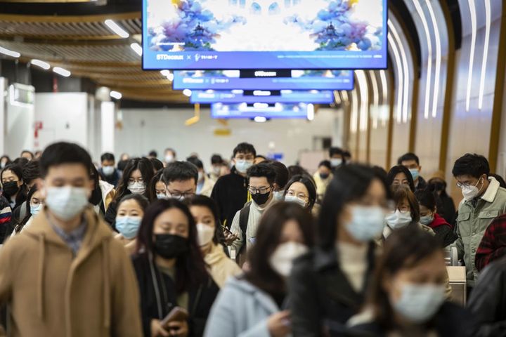 Eksperci ostrzegają, że po złagodzeniu obostrzeń covidowych w Chinach zakażonych może zostać około 60 proc. ludności, czyli blisko 840 mln osób