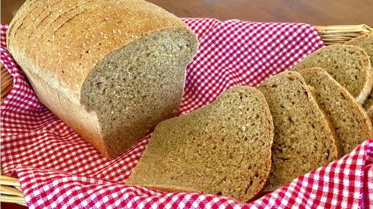 Chleb Ezechiela składa się tylko z naturalnych składników