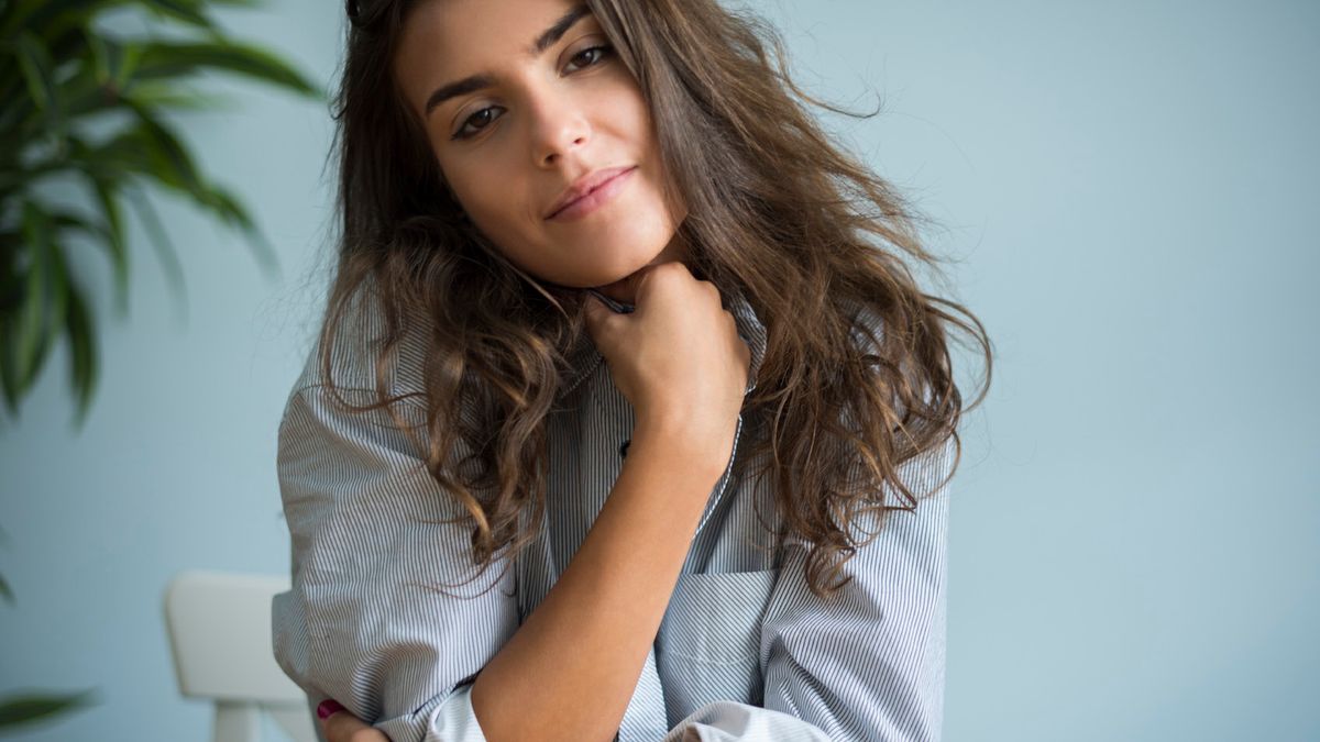 Jak styl życia wpływa na Twoje włosy? 