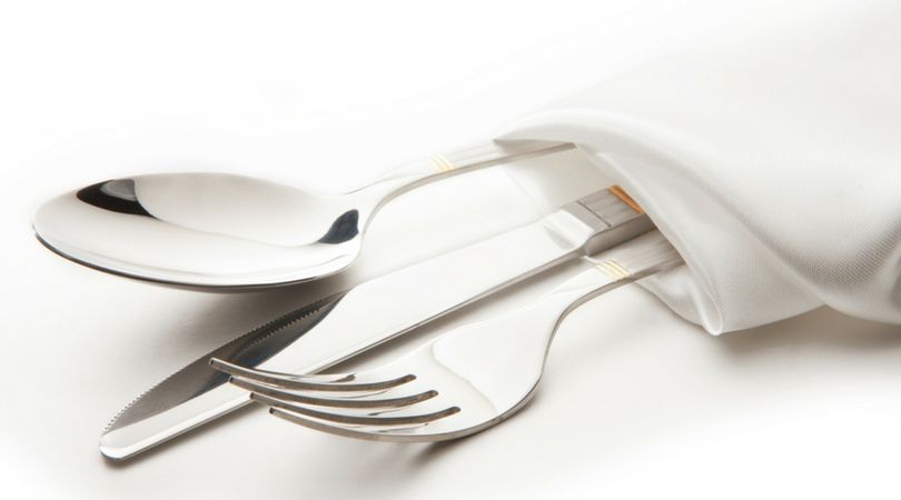 Sztućce mogą być czyszczone za pomocą tabletek do protez