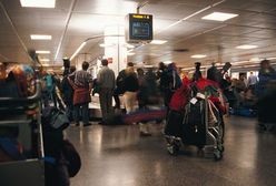 Pracownik, który nie wrócił z zagranicy, może prosić o dłuższy urlop