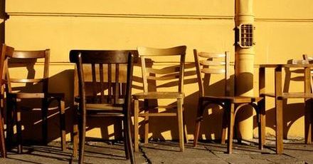 Praca bez krzeseł ma poprawić efektywność