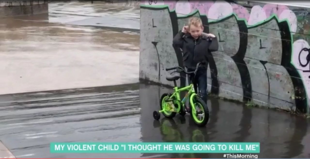 9-latek bije, kopie i gryzie swoją matkę. Wszystko przez ADHD