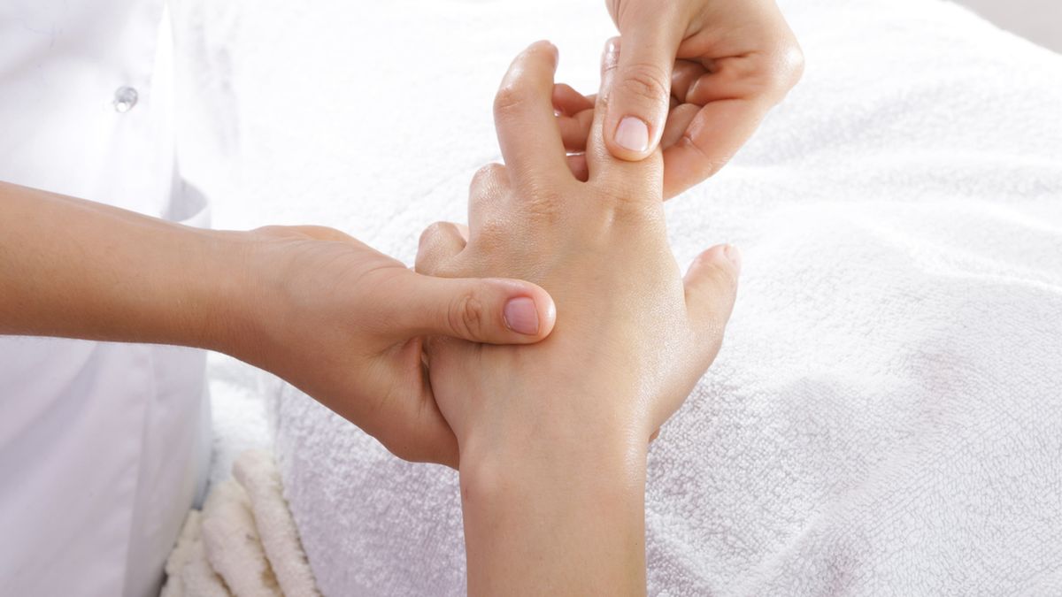 Palec butonierkowaty to nietypowe zniekształcenie palca.