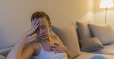 Zespół złamanego serca to nie mit. Silne emocje mogą "zamrażać" kobiece serce