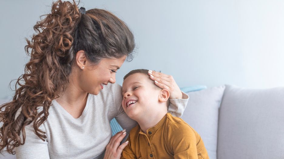 Kobiety, którym nie układa się w związku, częściej rozmawiają z synami